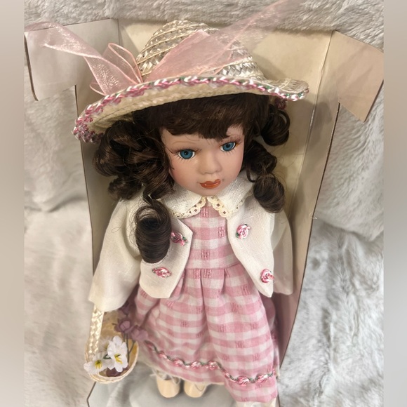 Collectible Porcelain Doll with Brown Curl Hair Pink Dress Straw Hat with Stand - Picture 10 of 13